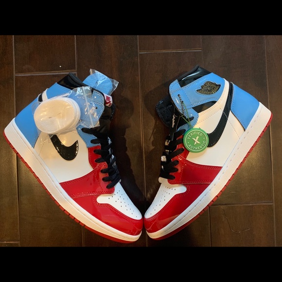 Jordan 1 Mid Fearless UNC/CHI - Picture 2 of 4